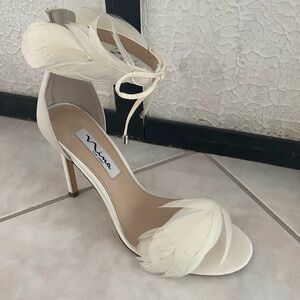 Nina Women's White Feathered Heels